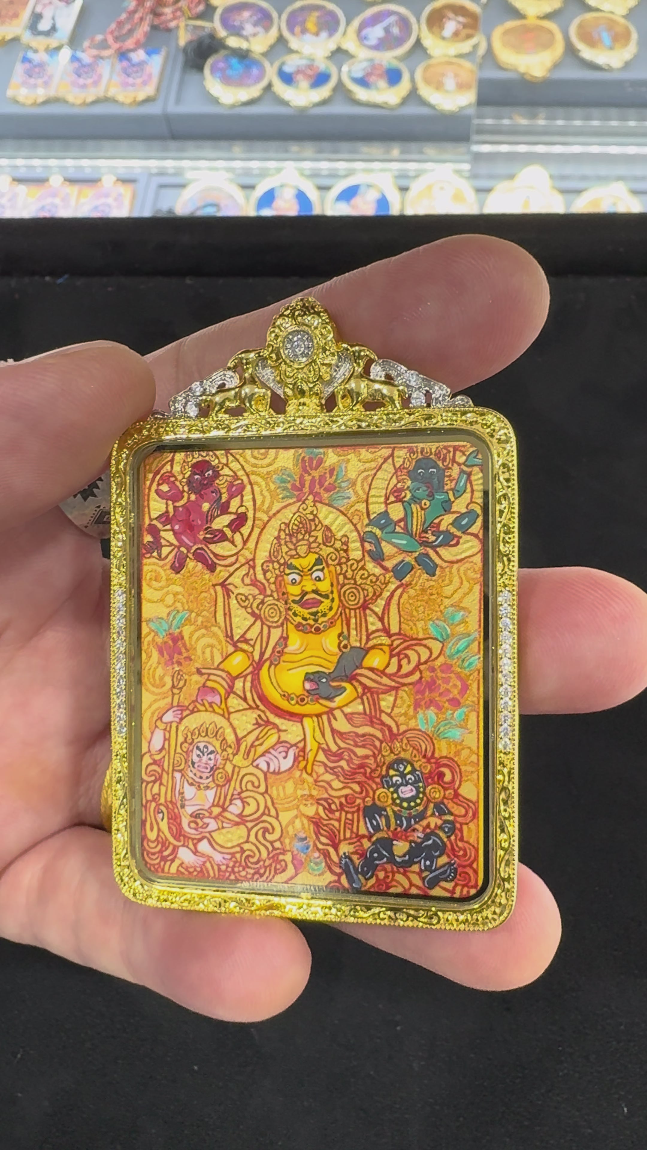 Colgante Thangka de los Cinco Dioses de la Riqueza